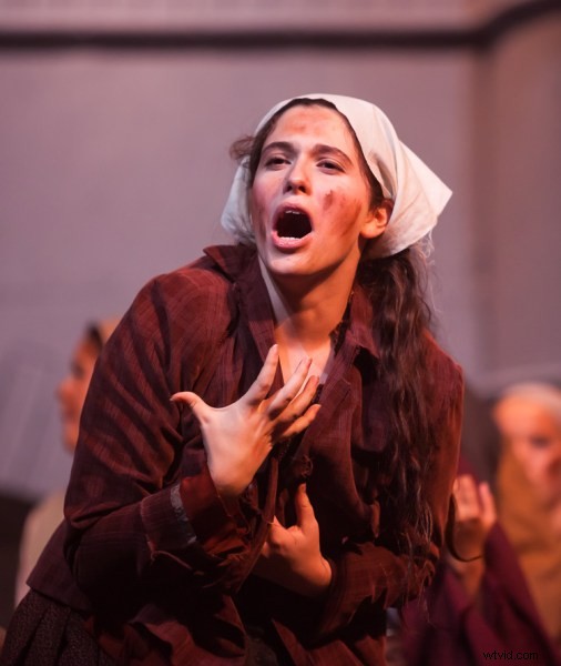 13 Expert Tips for Capturing Stunning Action Photos in Low Light