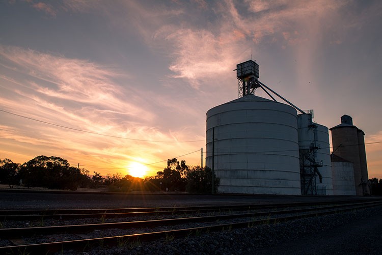 Master Cloud Stacking: Step-by-Step Guide for Stunning Sky Effects