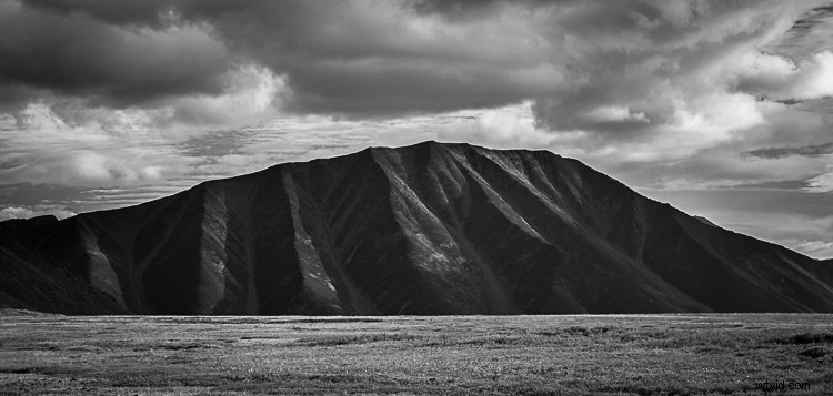 5 Expert Tips to Capture Stunning Mountain Photos and Avoid Boring Shots