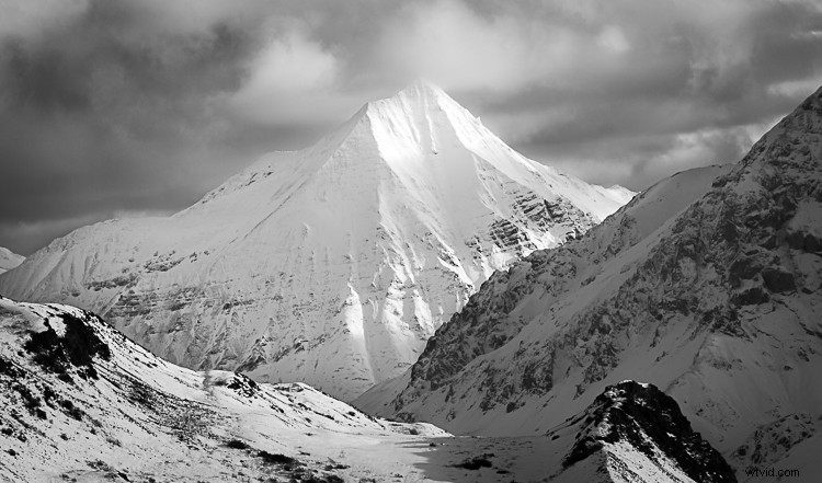 5 Expert Tips to Capture Stunning Mountain Photos and Avoid Boring Shots