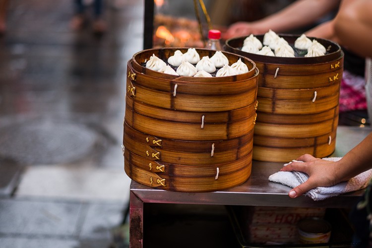 Master Moody Photography: Harness Light for Atmospheric, Emotional Images