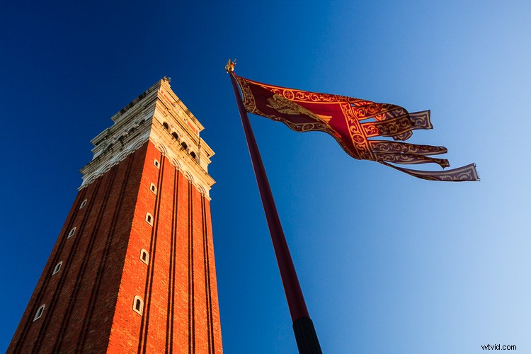 Master Moody Photography: Harness Light for Atmospheric, Emotional Images