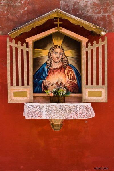 Master Compelling Images: How to Use a Limited Color Palette