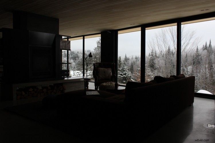 Expert Guide: How to Capture Stunning Real Estate Interior Photos with Visible Exteriors