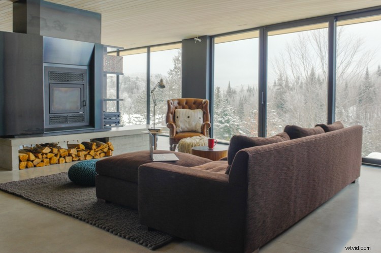 Expert Guide: How to Capture Stunning Real Estate Interior Photos with Visible Exteriors