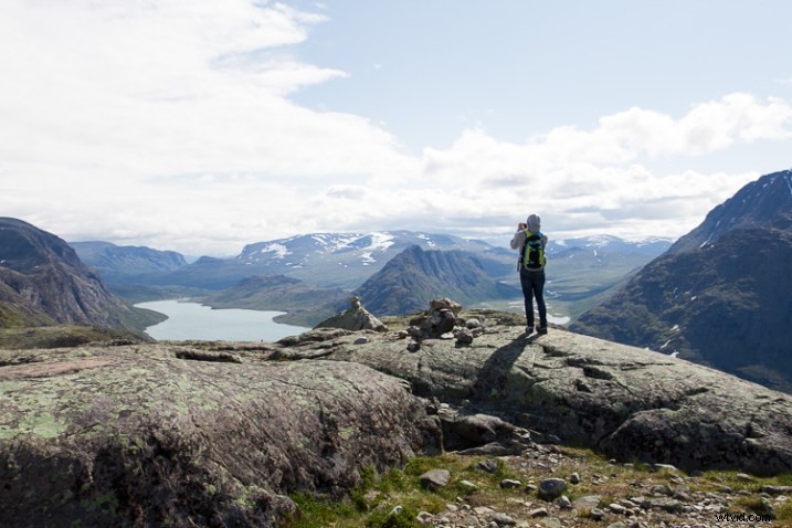 Master Mood & Atmosphere: Pro Tips for Captivating Photography