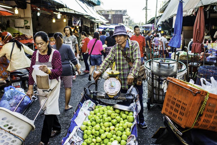 How to Capture a Compelling Photo Essay: Pro Tips from Chiang Mai s Fresh Market