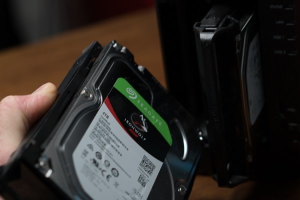 Synology DS216 NAS: Effortlessly Share and Access Photos Online – Quick Guide