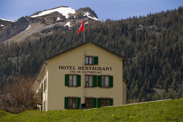 Master Color Correction in Photoshop: Ultimate Curves Tool Guide