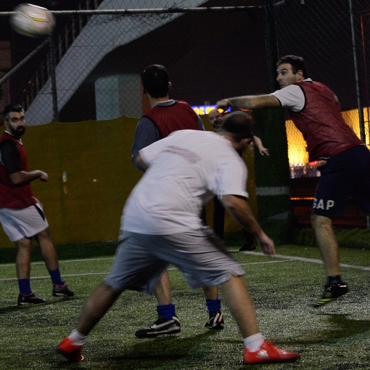 Nikon D750 vs D7100 vs D5100: In-Depth DSLR Comparison for Every Budget