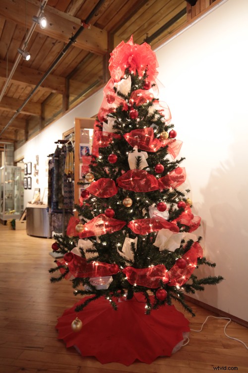 Effortlessly Enhance Holiday Photos with Luminar’s Accent AI Filter: Quick Guide