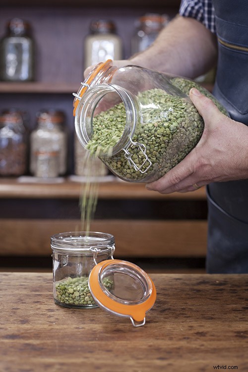 Top 10 Everyday Subjects to Capture Your Neighborhood s Story Through Photography