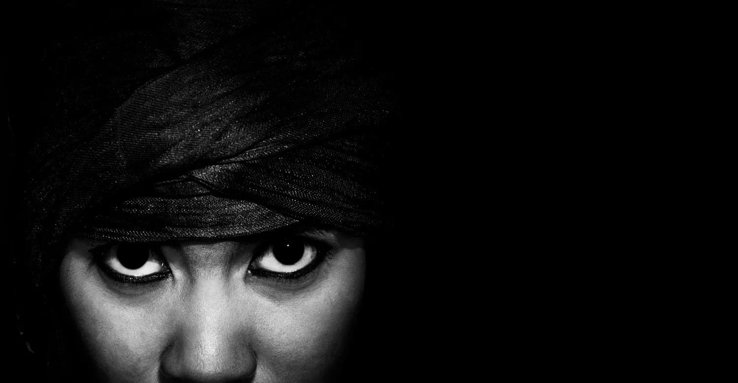 Mastering Low-Key Black and White Photography: Dramatic Shadows and Moody Atmospheres