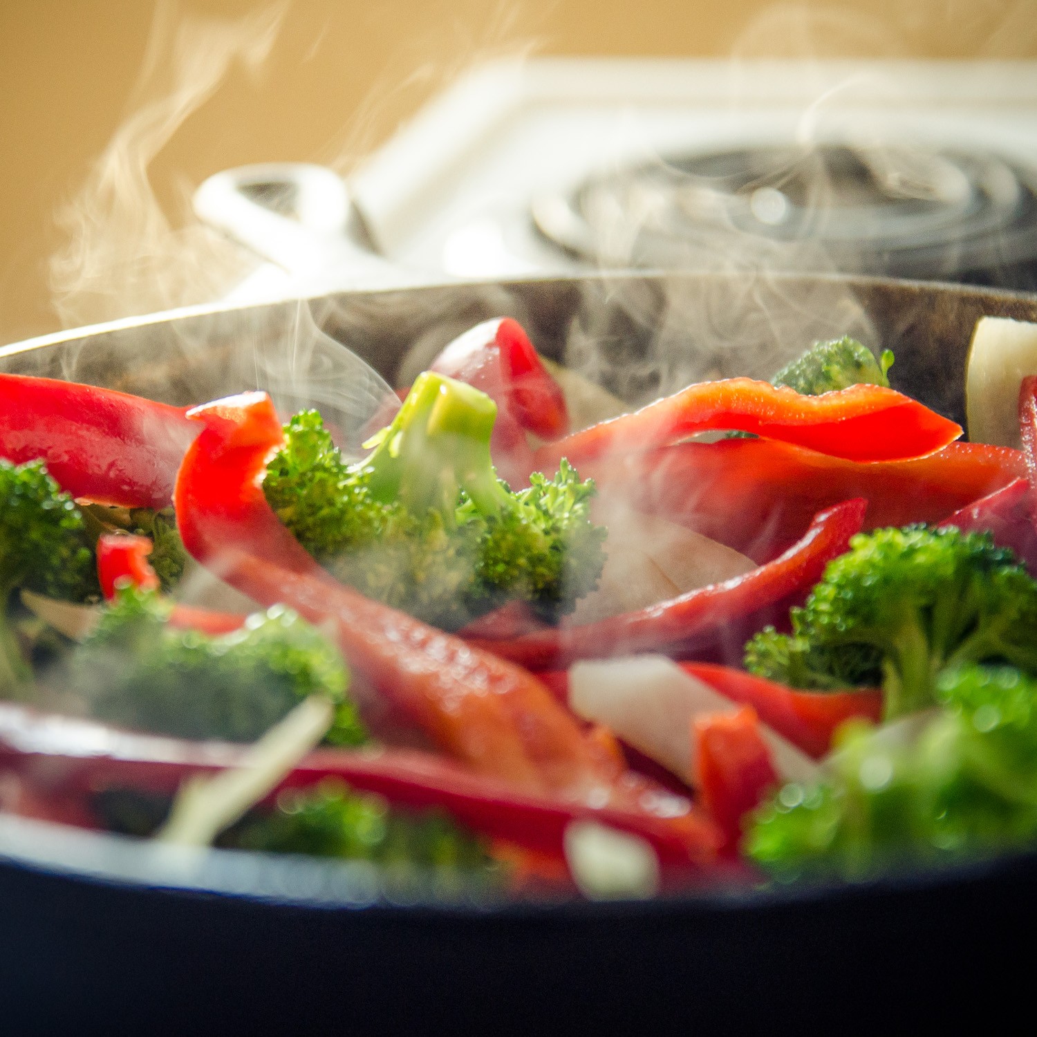 Master Dramatic Backlight Photography: Pro Tips for Portraits, Landscapes & Food