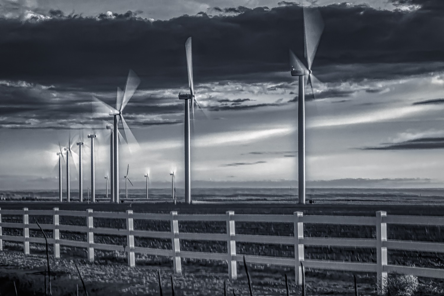 DIY Neutral Density Filter: Stunning Long Exposure Photos on a Budget