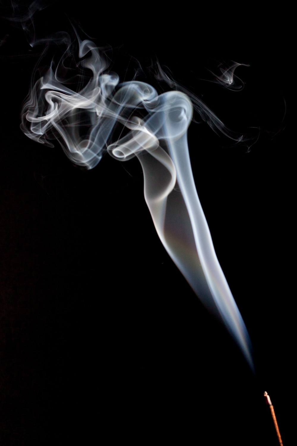 Create Stunning Abstract Smoke Photos: The Smoke and Mirrors Technique