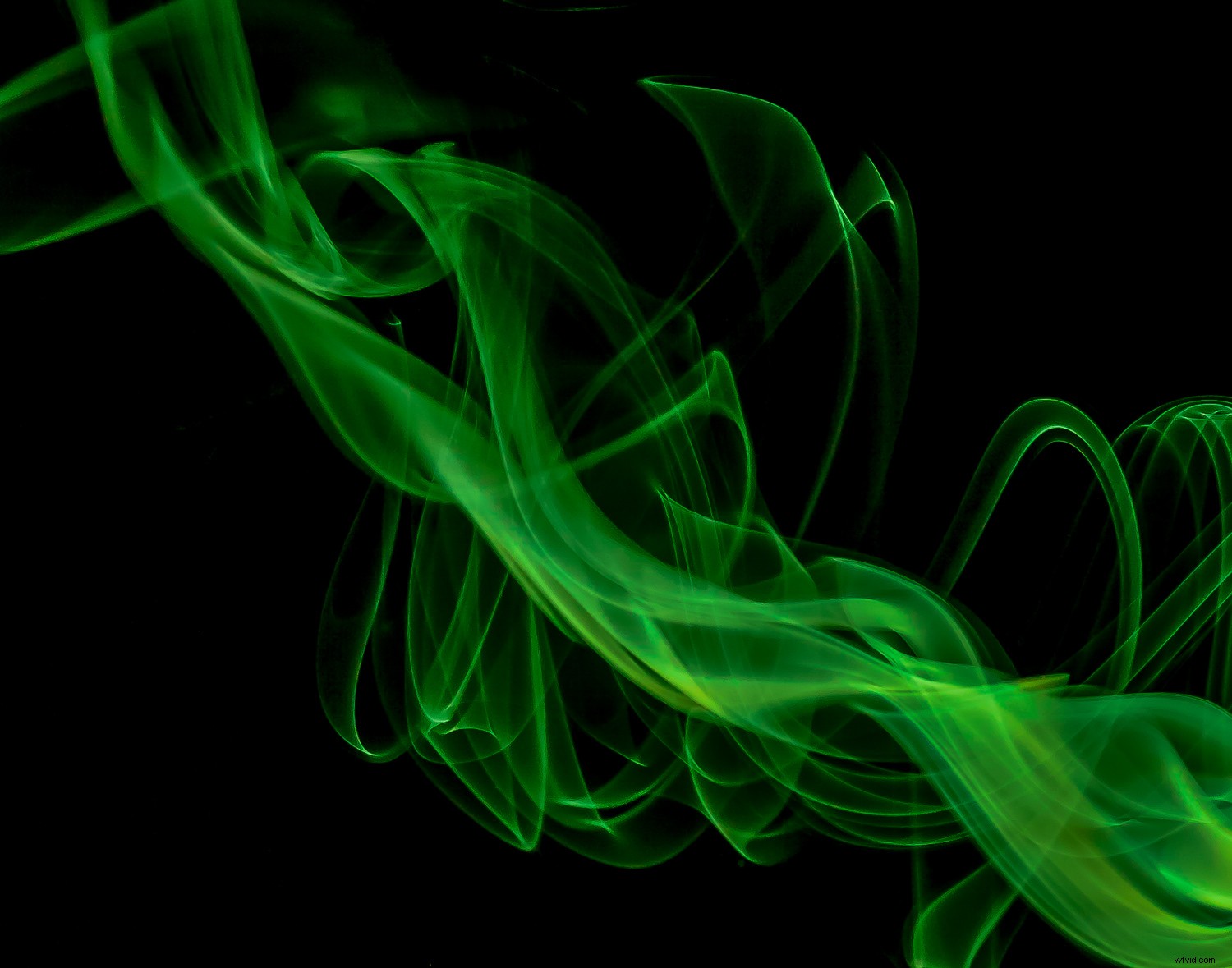 Create Stunning Abstract Smoke Photos: The Smoke and Mirrors Technique