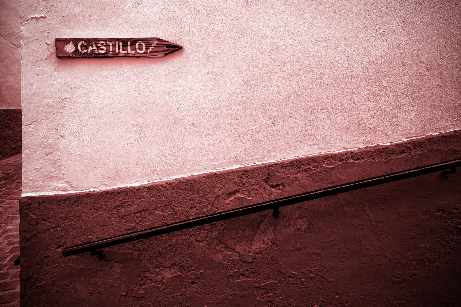 Master Monochromatic Photography: Evoke Powerful Emotions with Single-Color Tones