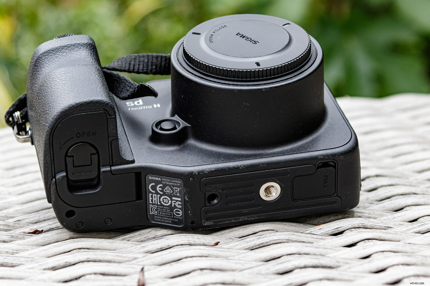 Sigma sd Quattro H Review: Astonishing Crisp Images for Landscape & Portrait Pros