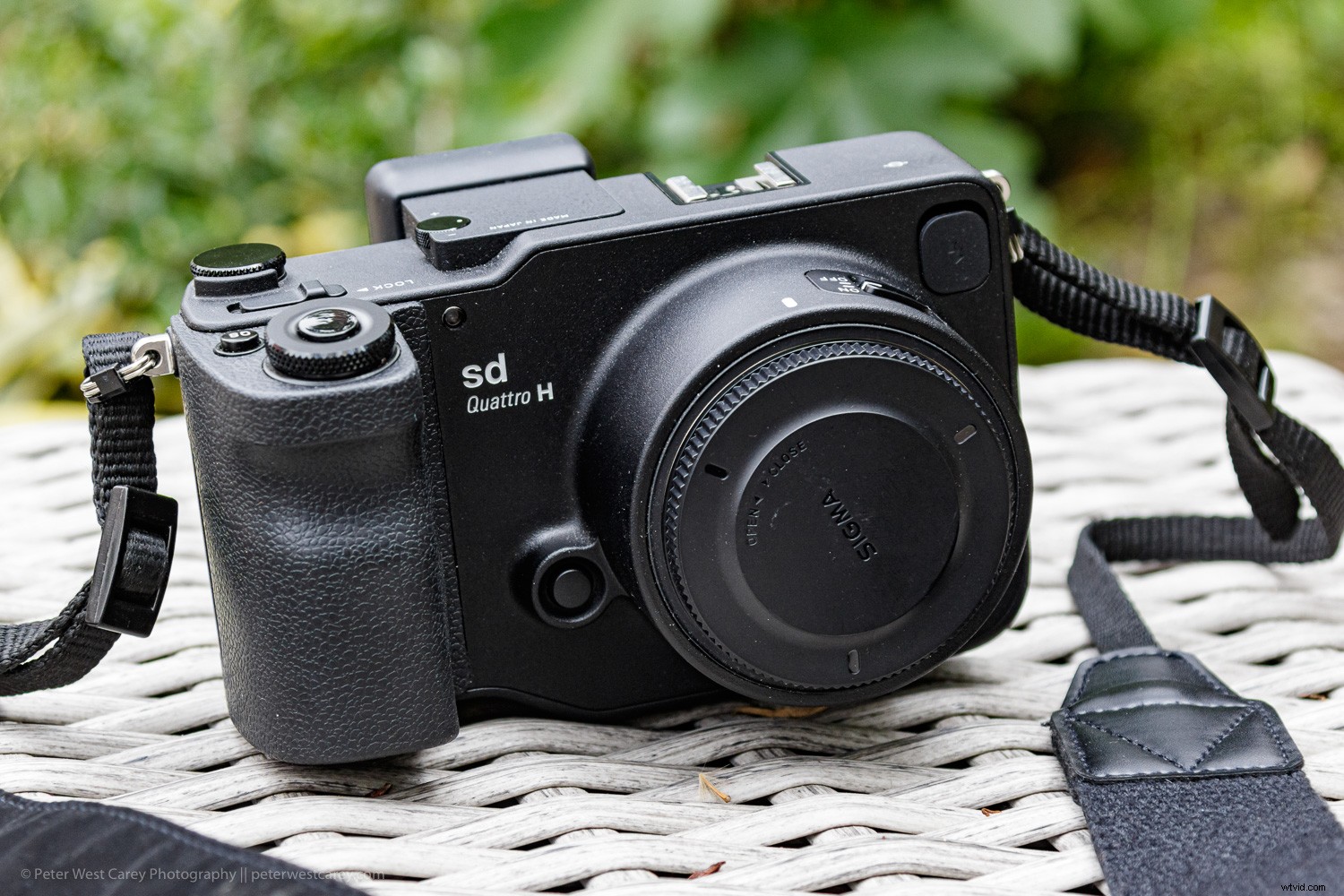 Sigma sd Quattro H Review: Astonishing Crisp Images for Landscape & Portrait Pros