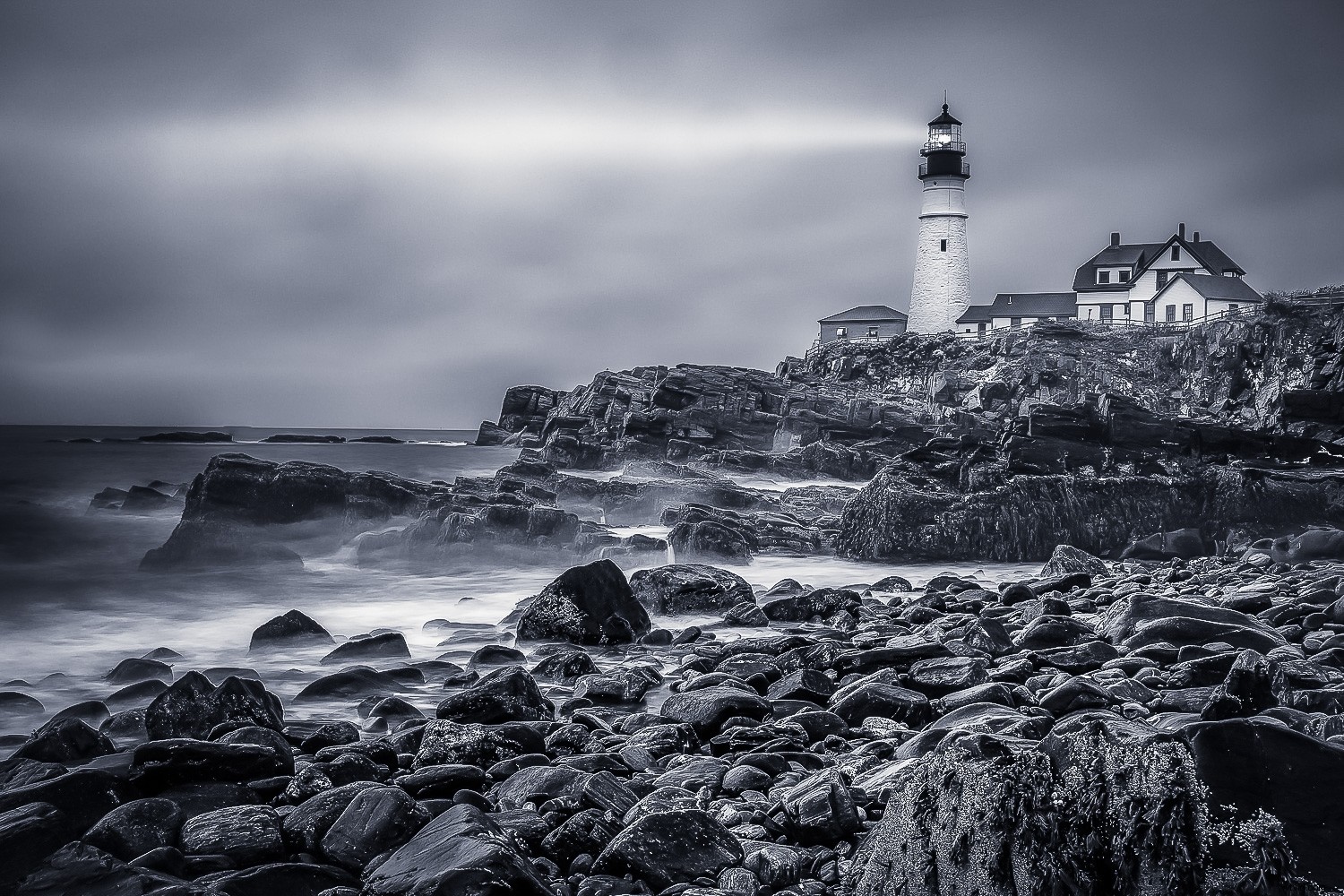 Fake It Till You Make It: Crafting Convincing Photo Composites