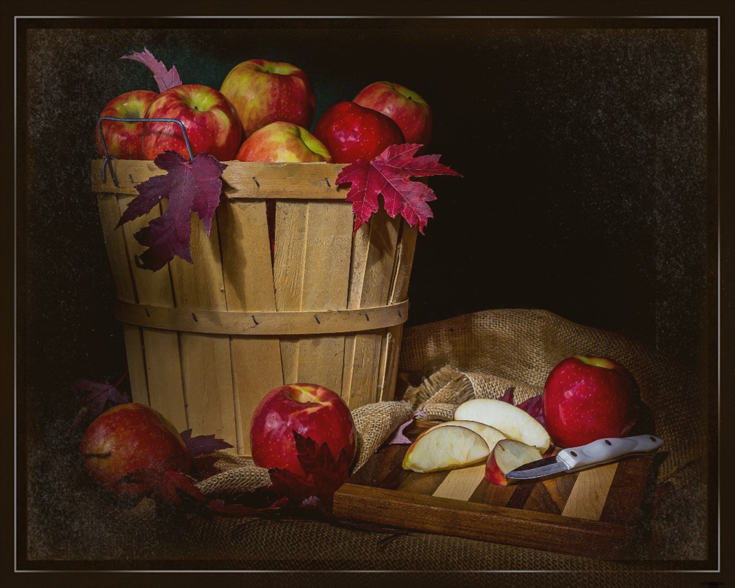 Master 2 Essential Techniques for Dramatic Light-Painted Photos