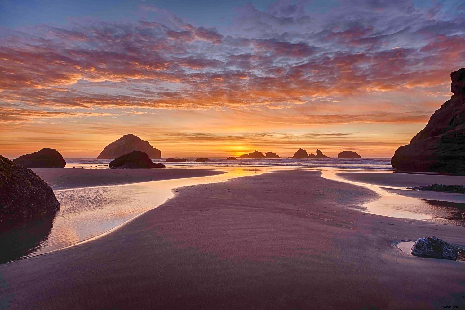 Master Dramatic Skies in Landscape Photography: Expert Tips and Techniques