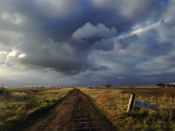 Why Do Buildings Lean in Photos? Simple Guide to Perspective Distortion and Correction