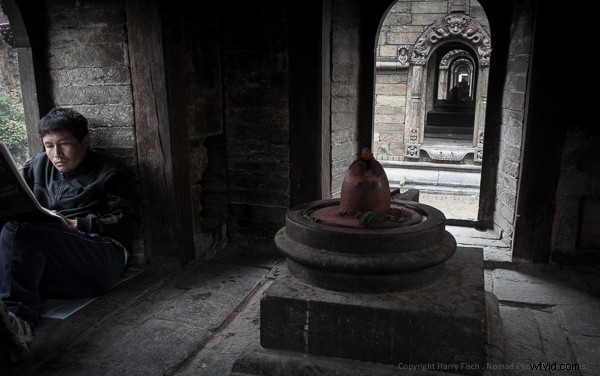 Master Wide-Angle Lenses for Captivating People Photography: Pro Tips