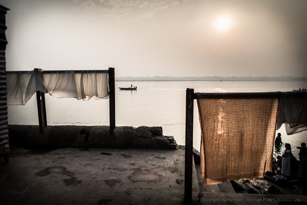 Master Wide-Angle Lenses for Captivating People Photography: Pro Tips