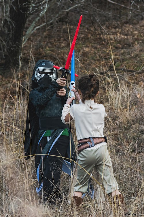 Easy Photoshop Tutorial: Turn Your Kids into Star Wars Heroes with Lightsabers