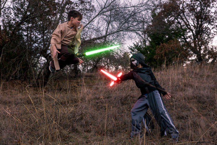 Easy Photoshop Tutorial: Turn Your Kids into Star Wars Heroes with Lightsabers