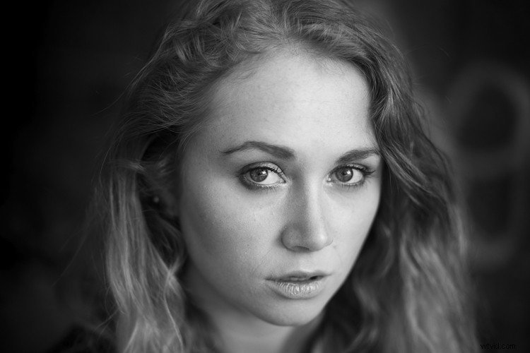 5 Expert Tips to Master Stunning Black & White Portraits