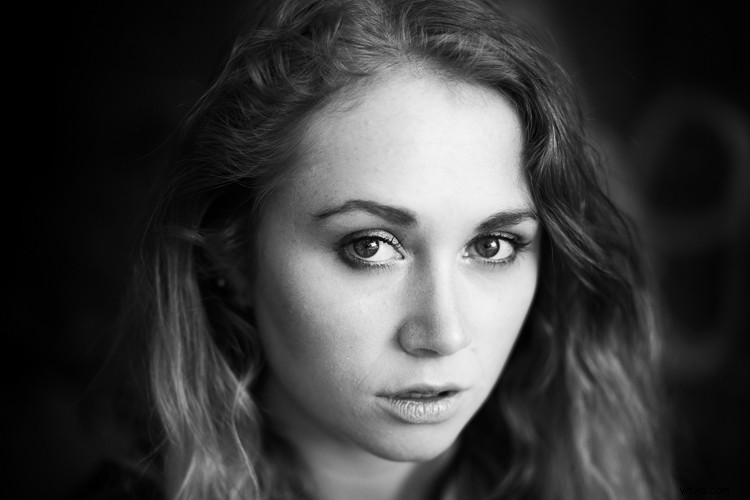 5 Expert Tips to Master Stunning Black & White Portraits