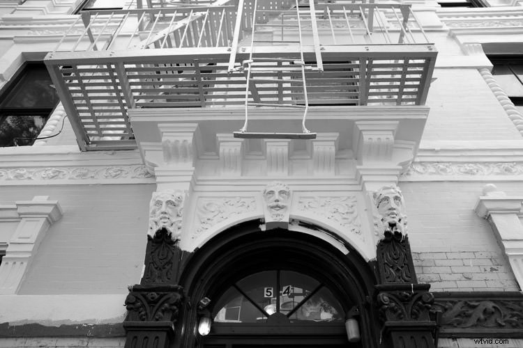 Master Storytelling in Street Photography: Pro Techniques & Tips