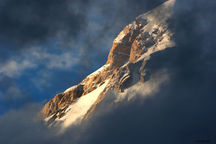 Master Landscape Photography: Pro Tips for Telephoto Lenses