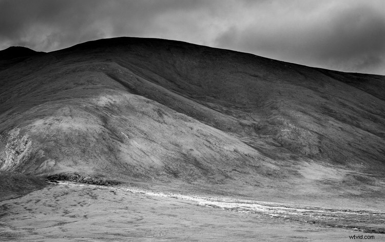 Master Landscape Photography: Pro Tips for Telephoto Lenses