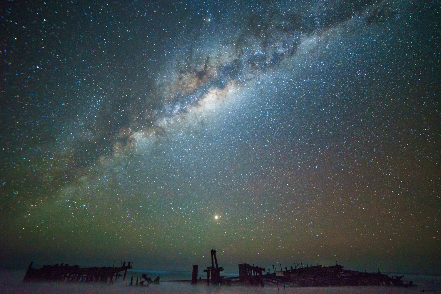 Samyang 14mm f/2.8 Lens Review: Stunning Astrophotography on a Budget