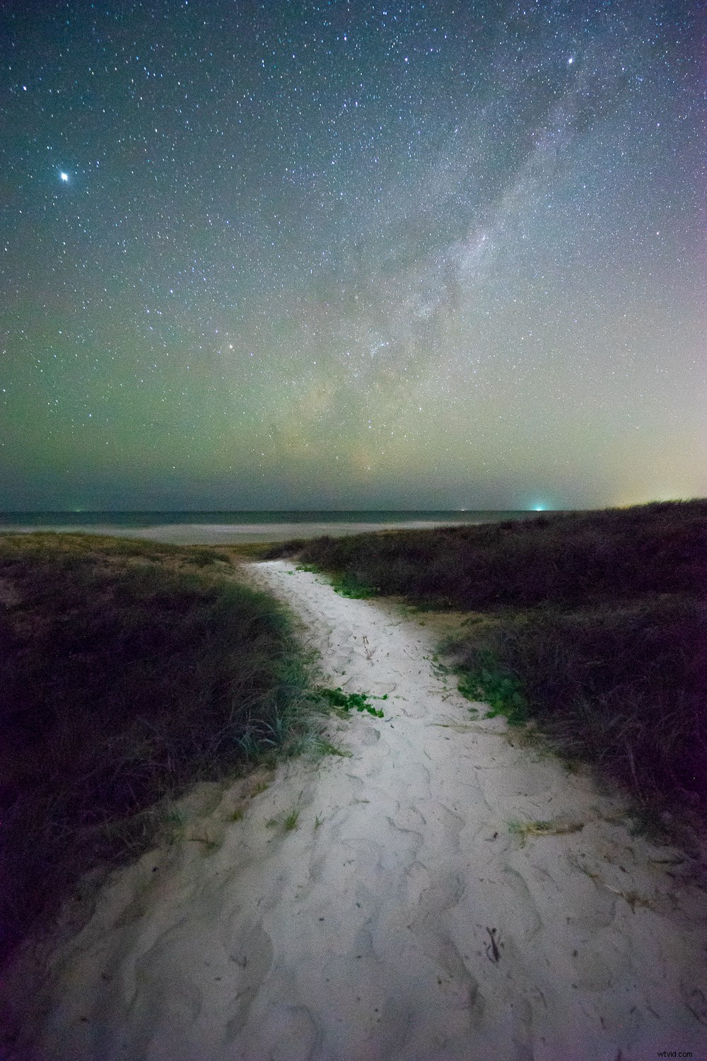 Elevate Your Astrophotography: Master Light Painting for Stunning Night Sky Shots