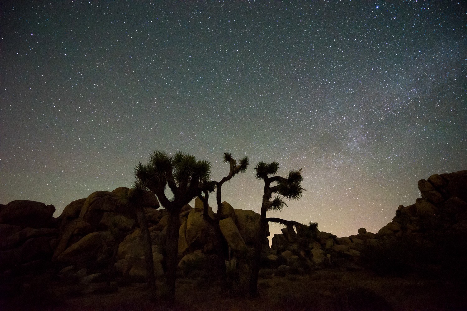 Elevate Your Astrophotography: Master Light Painting for Stunning Night Sky Shots