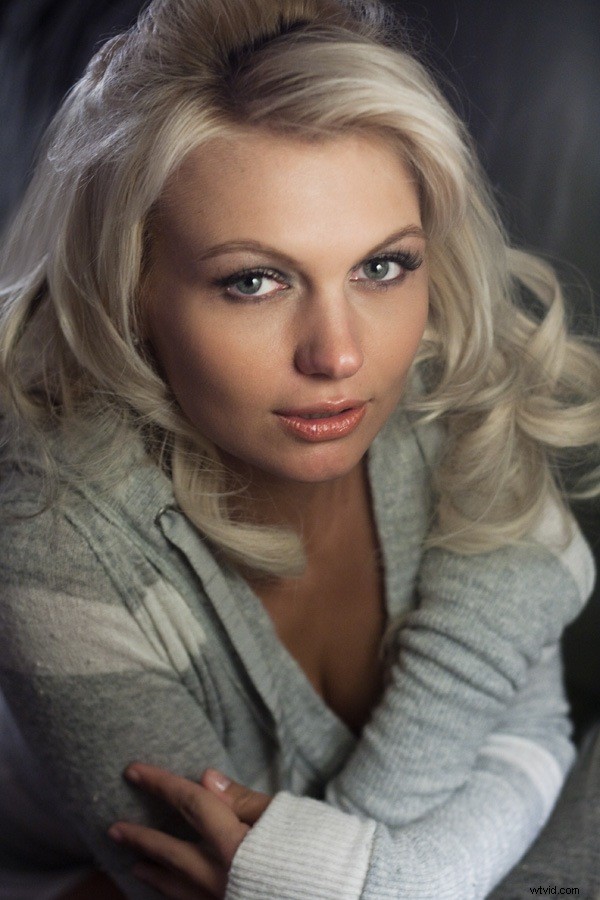 Master Stunning Indoor Portraits Using Only Natural Light (Mild NSFW)