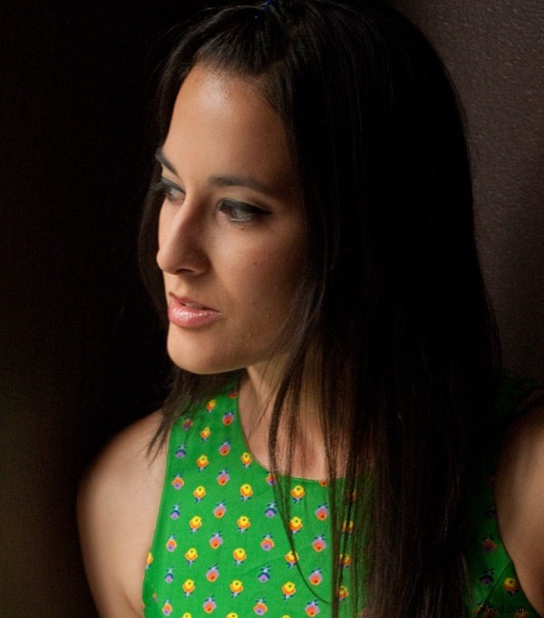 Master Stunning Indoor Portraits Using Only Natural Light (Mild NSFW)