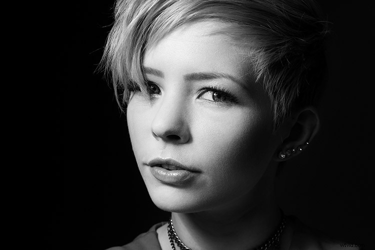 7 Expert Tips for Stunning Black and White Portrait Photography