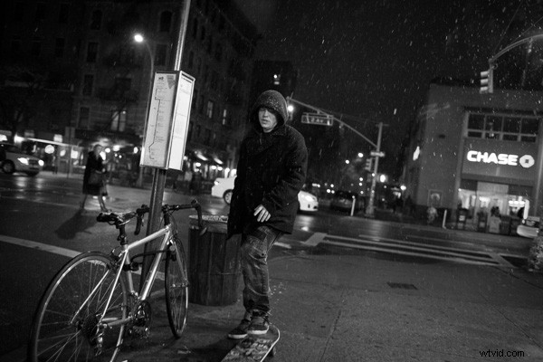 Master Night Street Photography: 10 Essential Tips for Stunning Shots