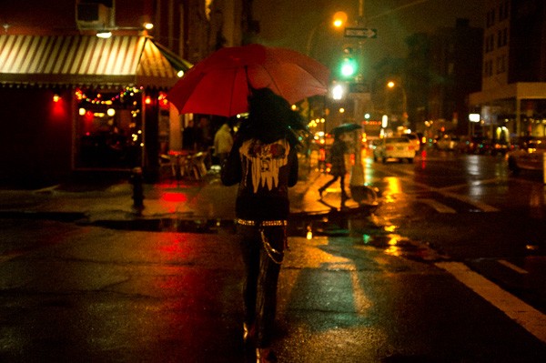 Master Night Street Photography: 10 Essential Tips for Stunning Shots