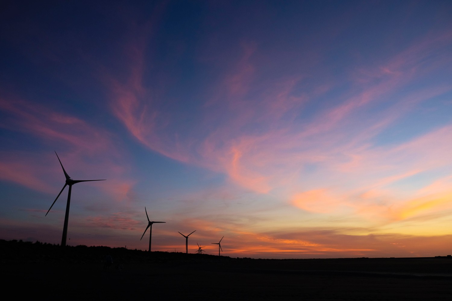 6 Expert Tips for Capturing Dramatic Skies in Landscape Photography