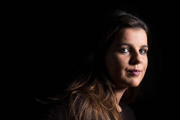 Create Stunning Low Key Portraits: Professional Step-by-Step Guide