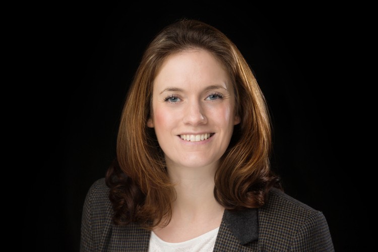 10 Expert Tips for Captivating Professional Headshots