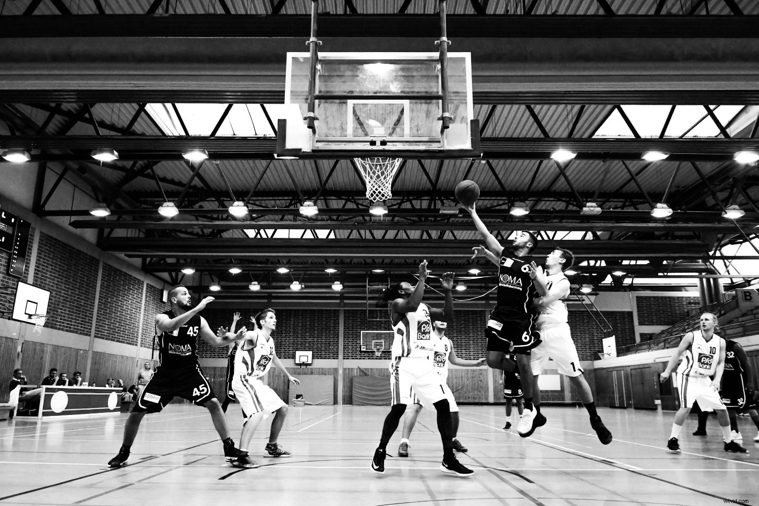 7 Expert Tips for Capturing Stunning Indoor Sports Action Photography