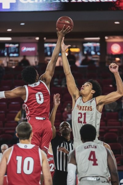 7 Expert Tips for Capturing Stunning Indoor Sports Action Photography